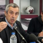découvrez les critiques virulentes d'alain giresse envers lopez dans le contexte sportif à bordeaux, analysées en détail sur orange sports.