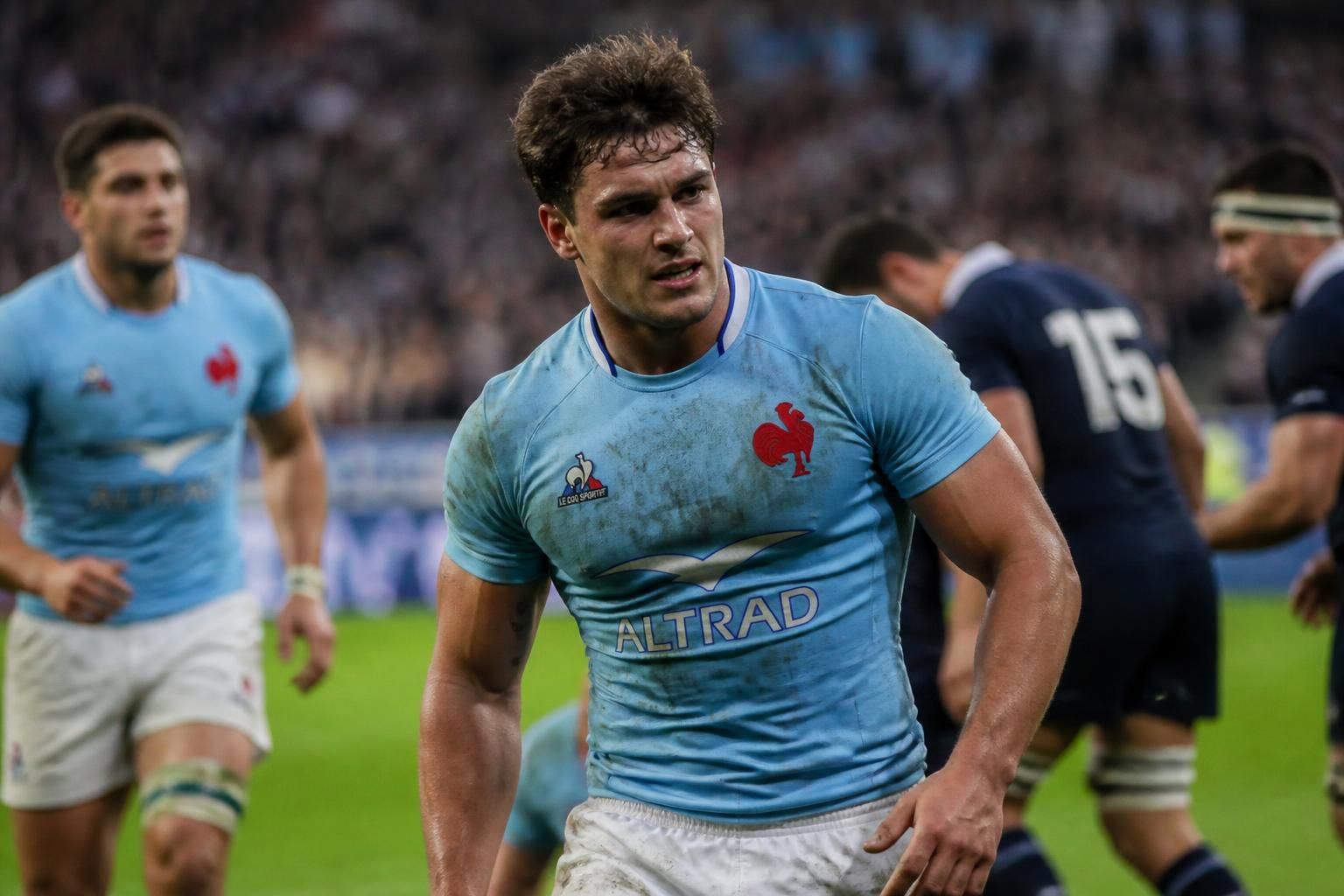 découvrez le retour très attendu de damian penaud dans le championnat des nations avec l'équipe de france, marqué par une performance remarquable mais teintée de contrariétés.