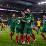 découvrez comment le mexique a éliminé l'équateur dans la coupe du monde 2026 et poursuit sa quête de gloire dans ce reportage exclusif de foot national.