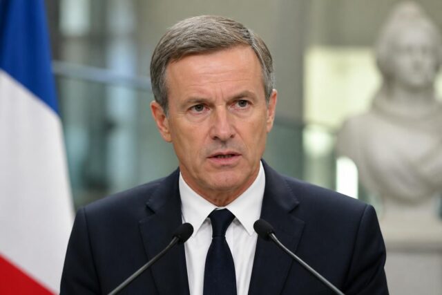 Fin-de-vie-Nicolas-Dupont-Aignan-critique-vivement-cette-nouvelle-loi-qualifiee-de-loi-de-mort--640x427 Un jeune maire des Côtes d'Armor placé en garde à vue dans une affaire de viols - France 3 Régions