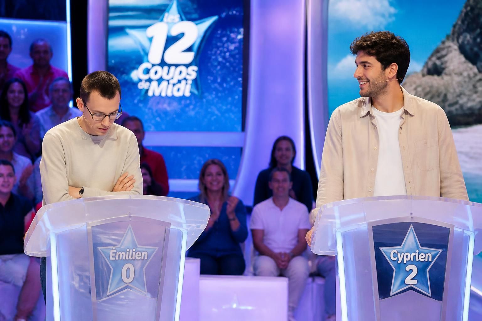 découvrez le duel intense entre emilien et cyprien dans les 12 coups de midi, où cyprien profite pleinement de son avantage face à un emilien en difficulté sur le plateau.