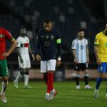 découvrez les raisons pour lesquelles les stars du psg rencontrent des difficultés à exprimer tout leur potentiel avec leur équipe nationale, entre pression, style de jeu et attentes.