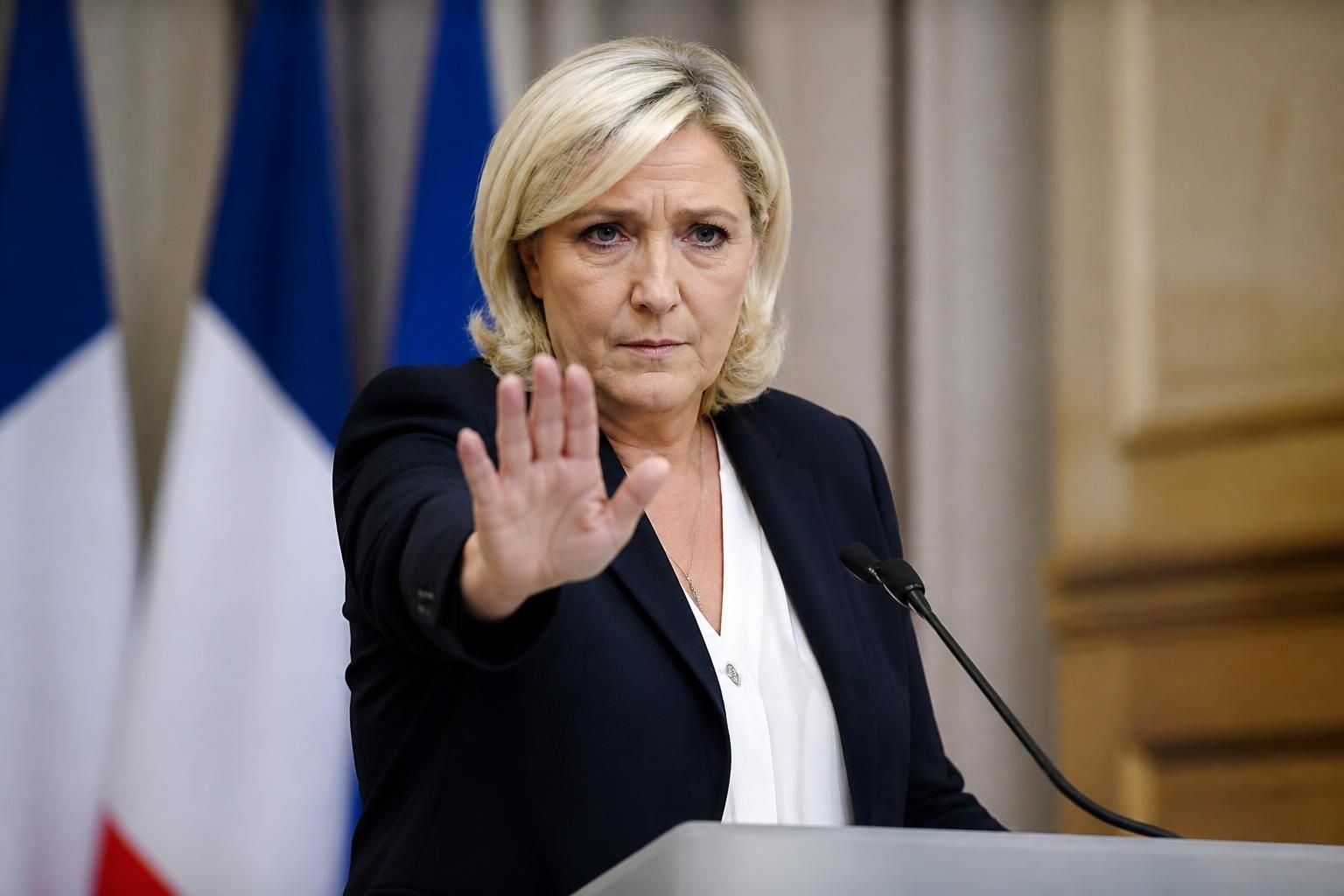 présidentielle 2027 : marine le pen affirme son rejet catégorique d'une campagne électorale sous bracelet électronique, clarifiant sa position face aux rumeurs.