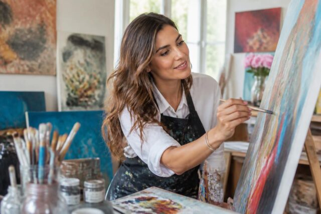 Tatiana-Silva-savoure-sa-nouvelle-vie-post-meteo-en-explorant-une-passion-creative-seduisant-12-des-Francais-640x427 Sandrine Rousseau choque : préfère un cadavre de vache à une entrecôte, une nouvelle provocation
