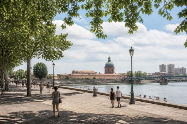 Toulouse-apercu-detaille-des-conditions-meteorologiques-pour-le-vendredi-3-juillet-2026-Meteocity-640x427 Prévisions météorologiques pour La Rochelle : Dimanche 2 novembre 2025 en un clin d'œil