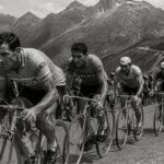 découvrez les moments forts du tour de france 1956, où le déclin de bobet ouvre la voie à une compétition acharnée pour la couronne cycliste.